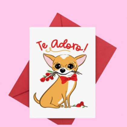 Charming Spanish "Te Adoro" Love Greeting Card with Red Envelope - Cute Chihuahua & flowers Design - Ideal gift for Valentine's, Birthdays, Anniversaries - Romantic Gift for Husband, Boyfriend, Wife, Girlfriend